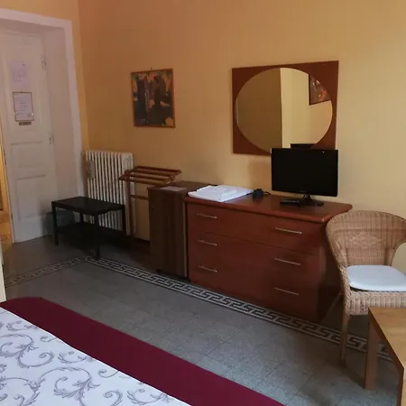 לינה וארוחת בוקר La Bella Giuliana 4*